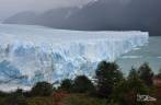 A grandiosidade e a força do glaciar Perito Moreno, no parque Nacional Los Glaciares, região de El Calafate, no sul da Argentina